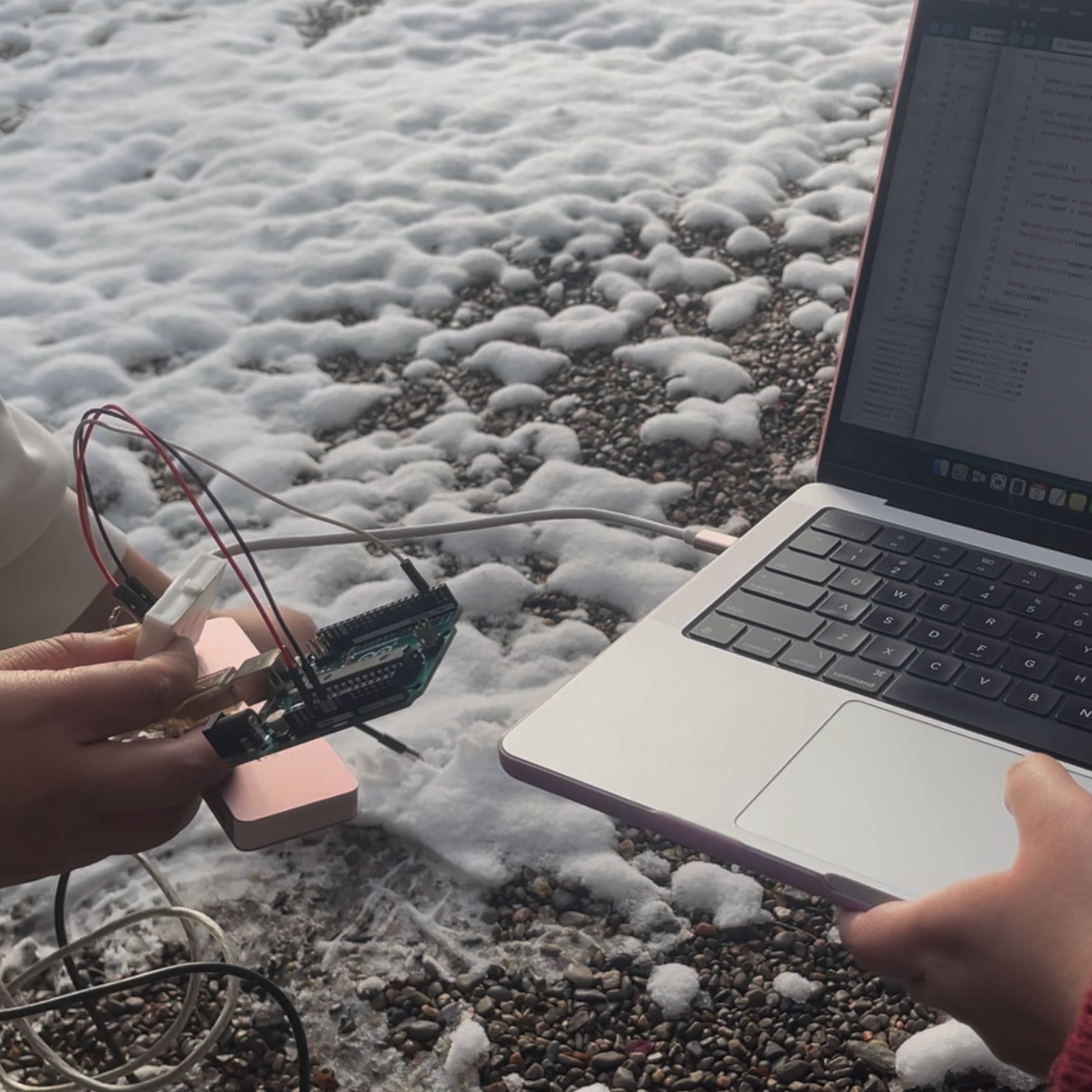 After that we tried something more extreme by dipping the probe into snow outside to see if it could read very low temperatures.